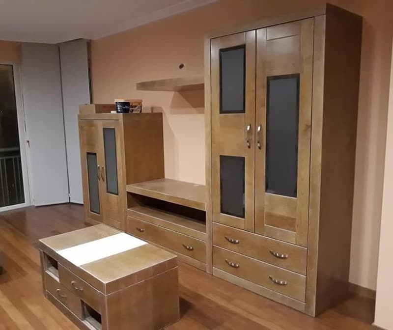 Hacer muebles de madera para interiores en Muxía